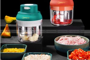 Kitchen Gadget -- Garlic Chopper