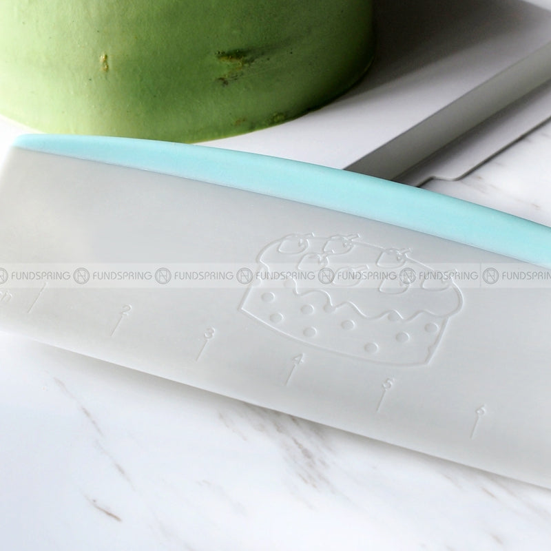 9-Inch PP Plastic Dough Cut Cream Scraper Anti-Slip Handle with Scale 9-Inch PP Plastic Dough Cut Cream Scraper Anti-Slip Handle with Scale