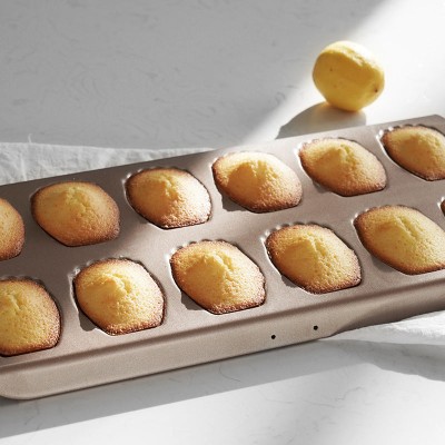 12-Cup Shell Shaped Madeleine Mold for Baking and Cookie Creation 12-Cup Shell Shaped Madeleine Mold for Baking and Cookie Creation