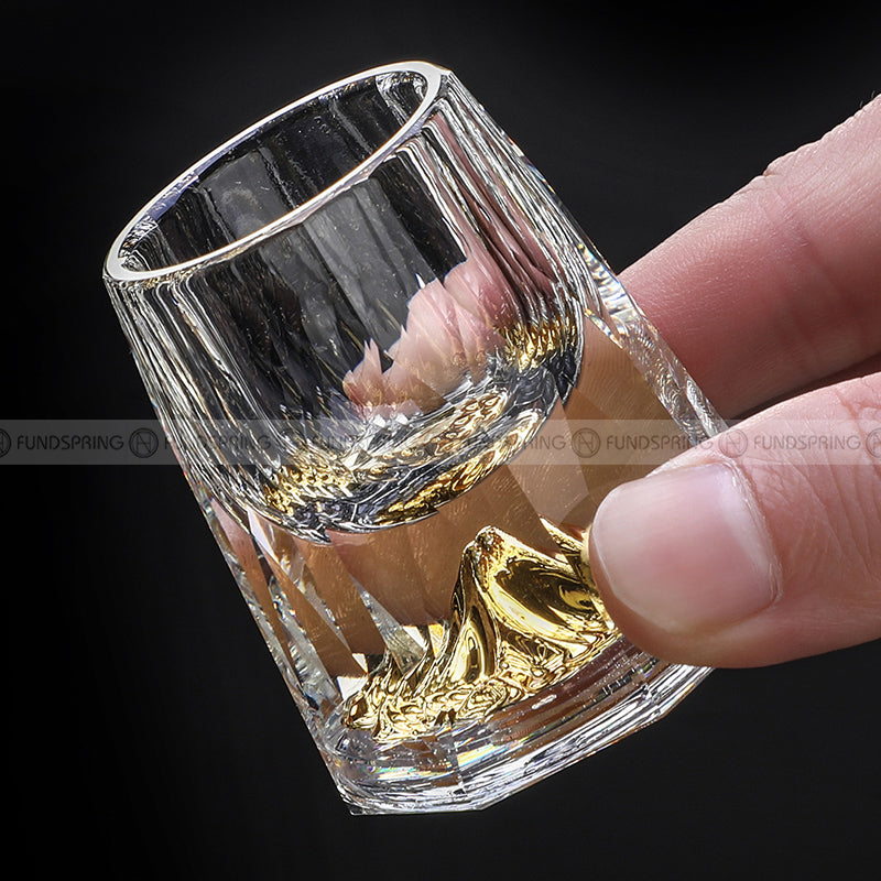Golden Elegance: Crystal Glass Wine Dispenser Set with Gold Foil Wine Cups Golden Elegance: Crystal Glass Wine Dispenser Set with Gold Foil Wine Cups