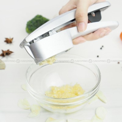 Kitchen Gadgets Alloy Garlic Paste Tool Garlic Press Garlic Slicer Kitchen Gadgets Alloy Garlic Paste Tool Garlic Press Garlic Slicer