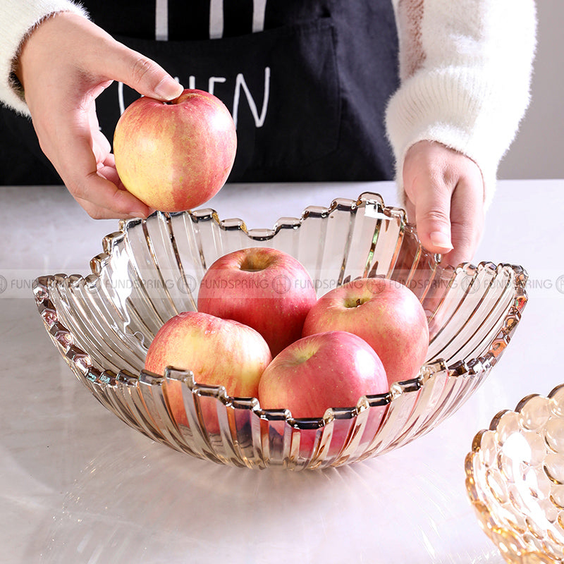 Glassy Elegance: European-Style Minimalist Glass Fruit Bowl, Candy, and Snack Plate Glassy Elegance: European-Style Minimalist Glass Fruit Bowl, Candy, and Snack Plate