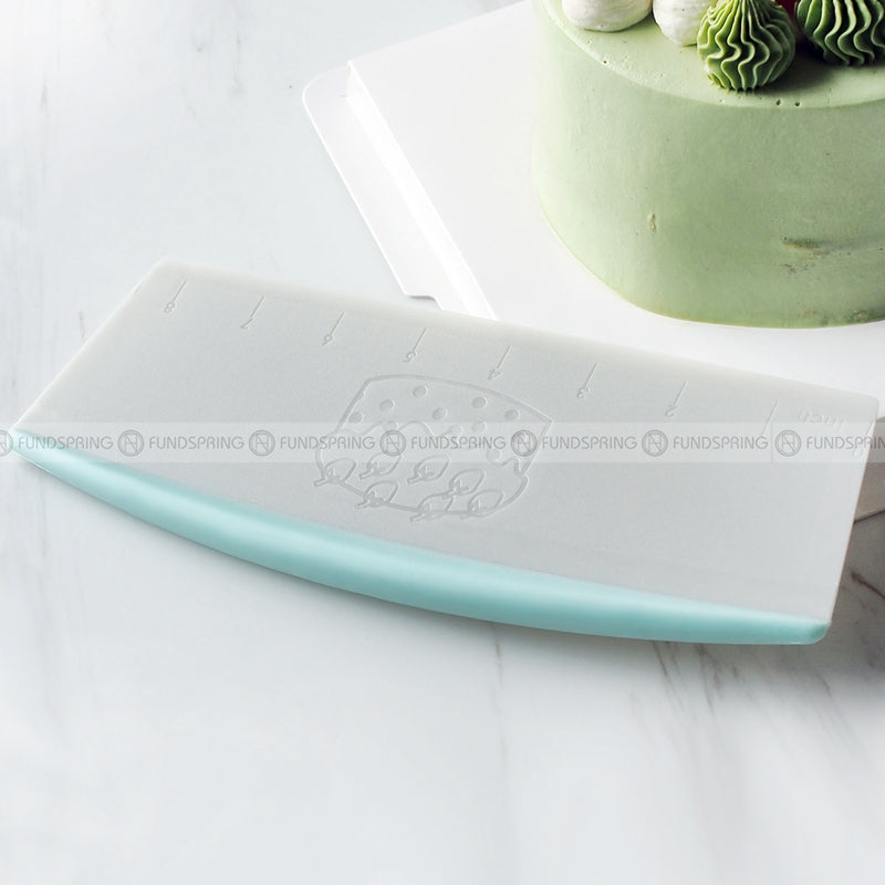 9-Inch PP Plastic Dough Cut Cream Scraper Anti-Slip Handle with Scale 9-Inch PP Plastic Dough Cut Cream Scraper Anti-Slip Handle with Scale