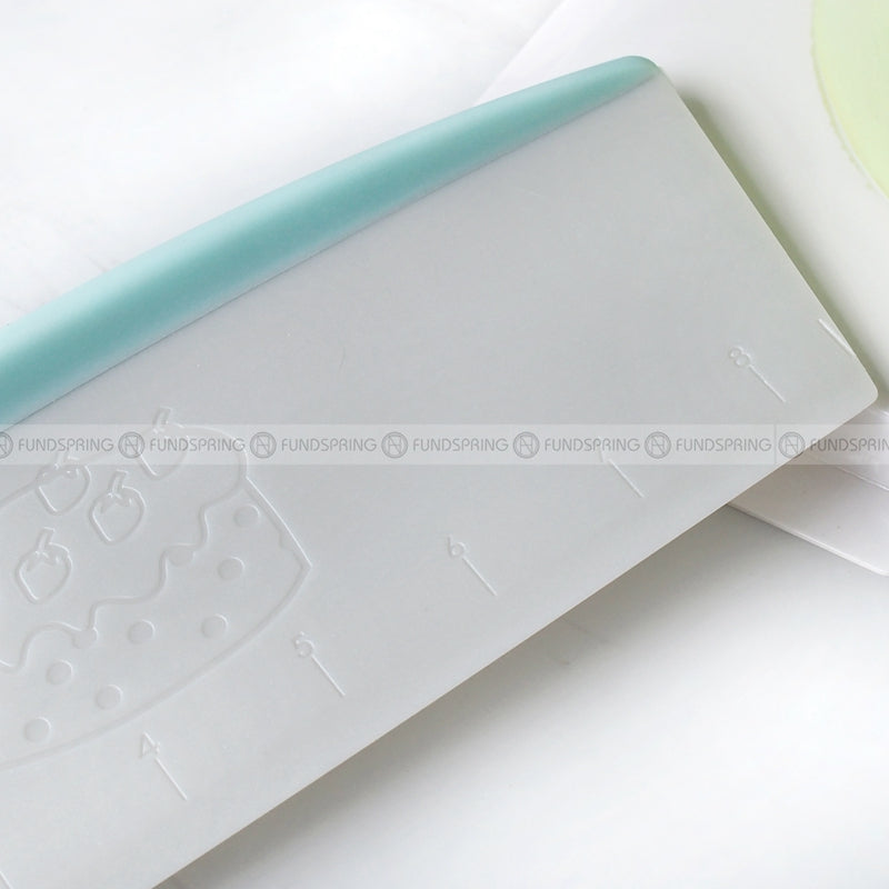 9-Inch PP Plastic Dough Cut Cream Scraper Anti-Slip Handle with Scale 9-Inch PP Plastic Dough Cut Cream Scraper Anti-Slip Handle with Scale