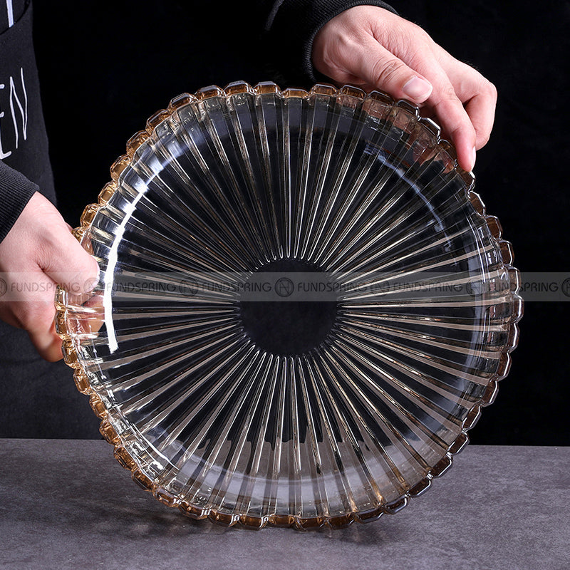 Glassy Elegance: European-Style Minimalist Glass Fruit Bowl, Candy, and Snack Plate Glassy Elegance: European-Style Minimalist Glass Fruit Bowl, Candy, and Snack Plate