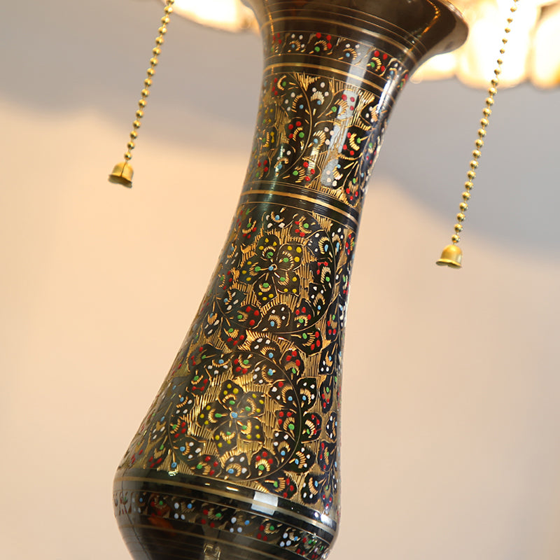 Tiffany Floor Lamp with Flower Shell Shade and Solid Brass Lamp Holder Tiffany Floor Lamp with Flower Shell Shade and Solid Brass Lamp Holder