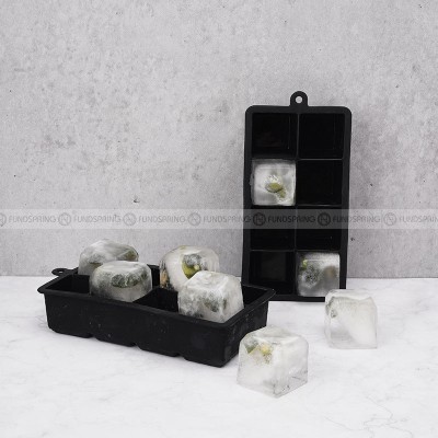 Square Grid Silicone Ice Cube Mold – 8 Compartments
