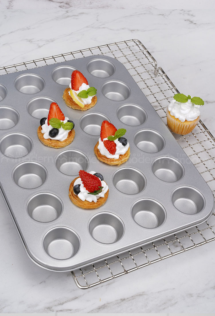 Silver 24 Muffin Tin Cups Cupcake Molds (10).jpg